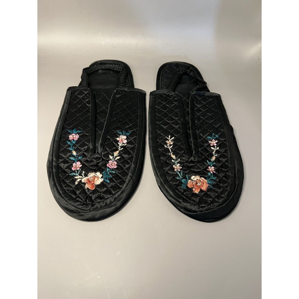 Vintage Hand Embroidered Slippers Womens Medium Satin Floral Quilted 70s Mules